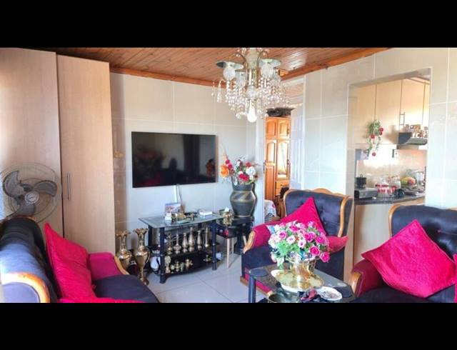 1 BEDROOM PROPERTY TO RENT IN LONGCROFT